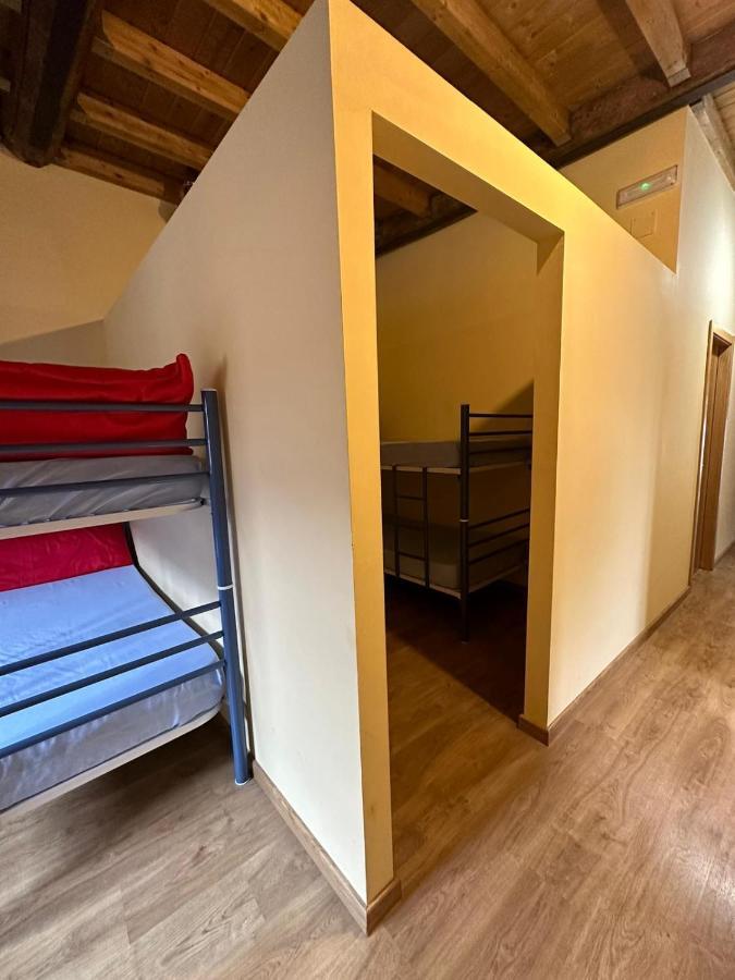 Albergue De Peregrinos Compostela Молинасека Екстериор снимка