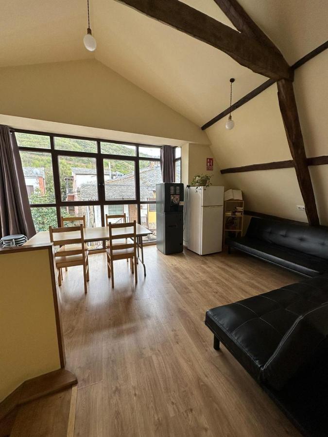 Albergue De Peregrinos Compostela Молинасека Екстериор снимка
